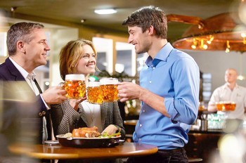 Прага заняла 2-е место в рейтинге лучших городов для экспатов