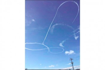 Американский истребитель на учениях нарисовал в небе пенис