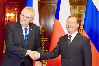 Медведев открестился от статьи «Звезды» о вторжении в Чехословакию 