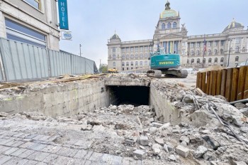 Прага показала, как продвигается реконструкция Вацлавской площади