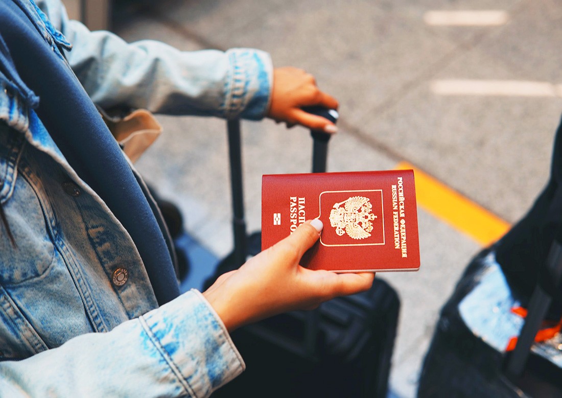 Официально: Еврокомиссия запретила выдачу мультивиз россиянам