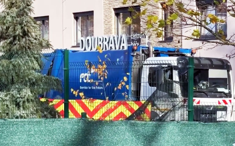 В Чехии мусоровоз насмерть задавил пенсионерку в доме престарелых