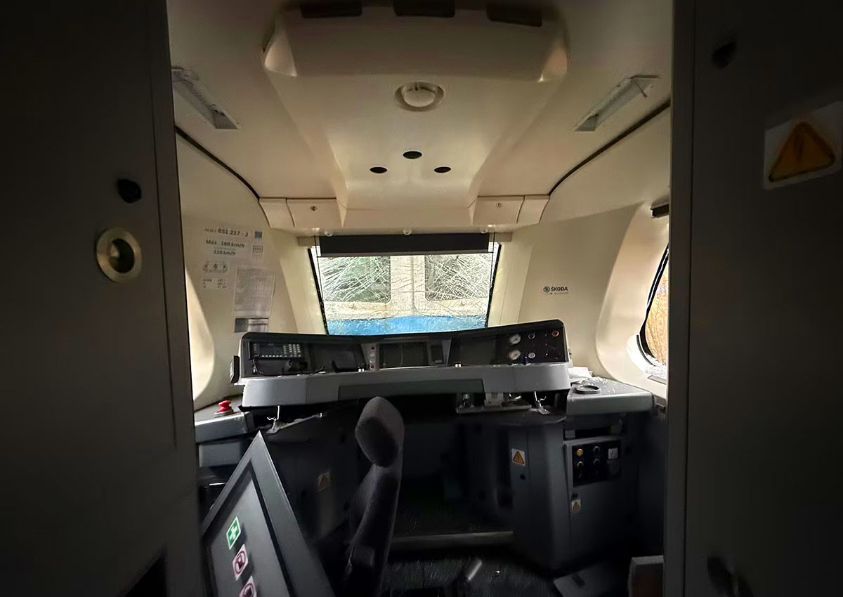 Чешские пожарные показали фото из вагонов пострадавших поездов