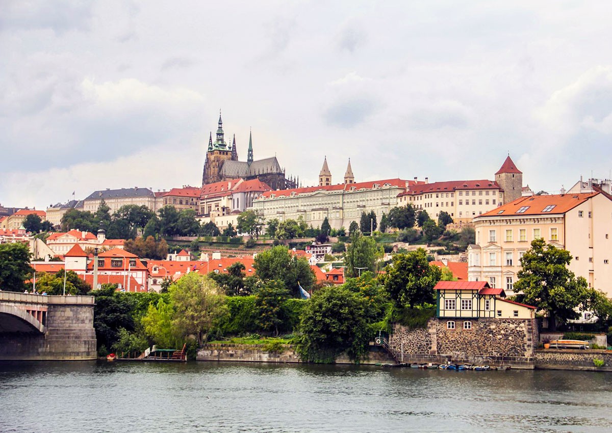 Кассир в Пражском Граде «заработал» на махинациях с билетами 1 млн крон