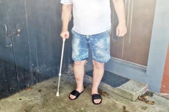 В Чехии суд вынес приговор пенсионеру, ударившему Бабиша костылем