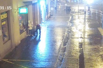 В Праге беспричинно и жестоко избили иностранца: видео