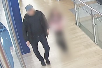 В Праге извращенец заманил 9-летнюю девочку в лифт