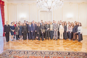 Президент Чехии принял в Пражском Граде волонтеров из Украины