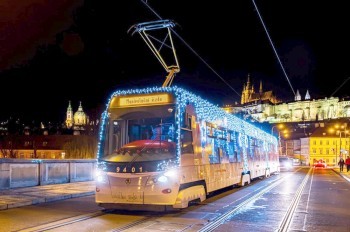 В Праге торжественно зажгут огни на рождественских трамваях
