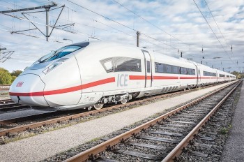 В Австрии погибла молодая чешка. Она ехала снаружи поезда