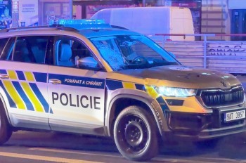 В Праге полицейская машина насмерть сбила пешехода