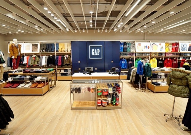 В Праге открылся первый магазин Gap