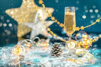 Тысячи жителей Чехии подвернут брюки в память о Вацлаве Гавеле