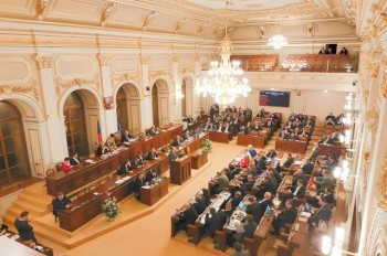 Парламент Чехии поддержал в третьем чтении важный закон для украинских беженцев