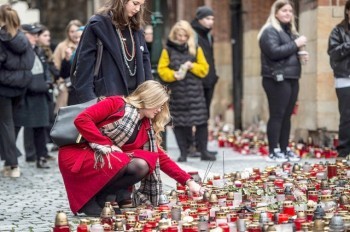 В субботу в Праге почтут память жертв стрельбы в Карловом университете
