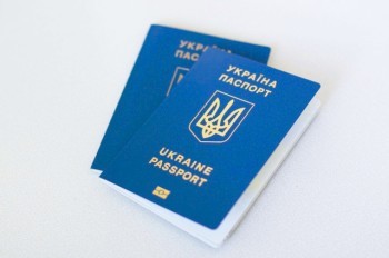 Украинские беженцы с визами толерантности смогут перейти на трудовую карту