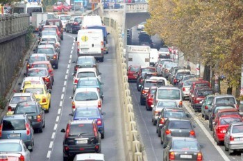 Рейтинг: сколько часов провели в пробках водители в Праге и других городах мира