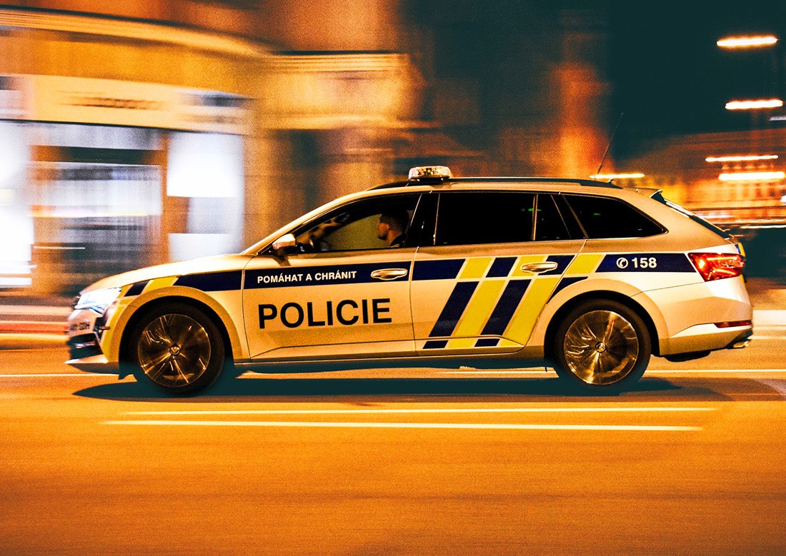 Под окнами панельного дома в Чехии обнаружили труп мужчины