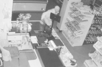 В Праге разыскивают ночного вора: видео