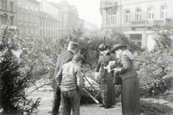 Как жители Праги отмечали Рождество в прошлом: архивные видео