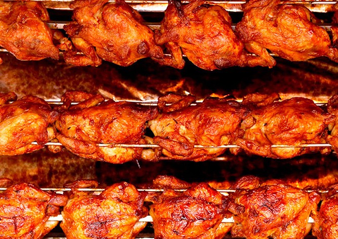 В Чехии вор заперся в примерочной и съел украденное до приезда полиции