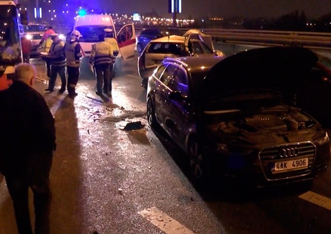 Три человека пострадали в массовом ДТП в Праге