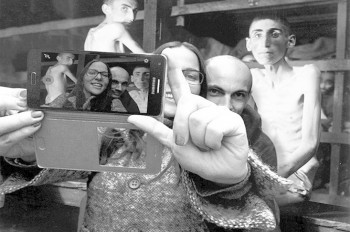 Запущен сайт для любителей делать селфи на мемориале жертвам Холокоста