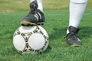 Турецкие футболисты сообразили на двоих курьезный автогол: видео