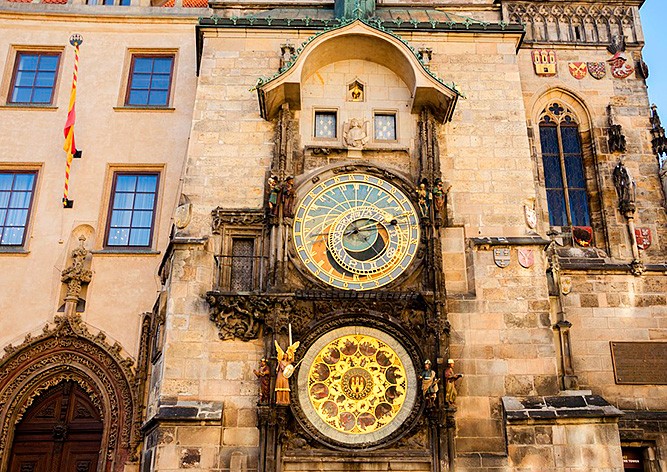 Прага на полгода осталась без знаменитого орлоя: видео