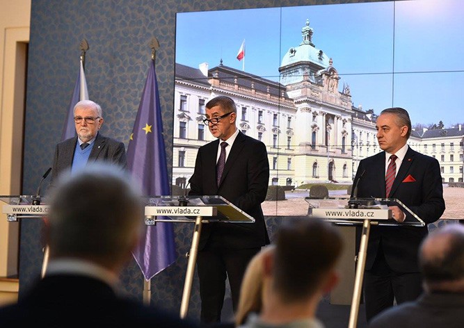 Правительство Чехии подало в отставку