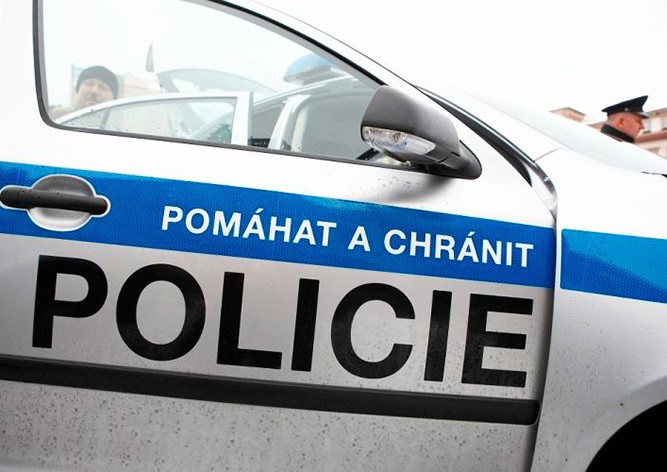 В Праге женщина попросила полицию вскрыть чужое авто