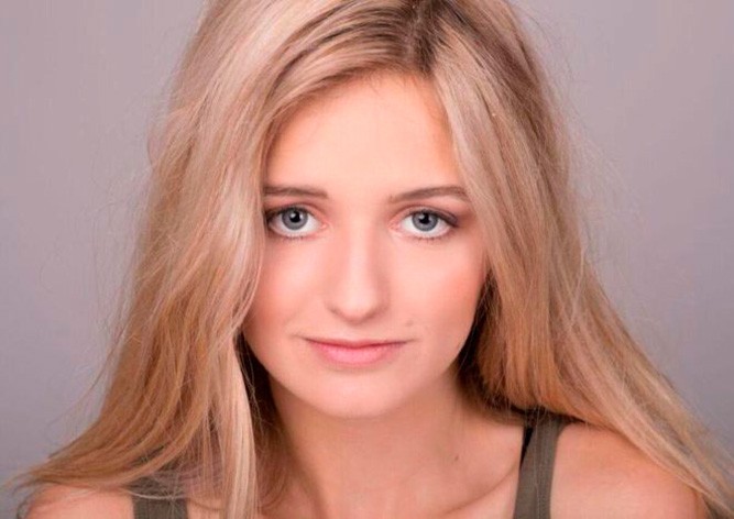 Модель выставила девственность на аукцион ради учебы в Кембридже