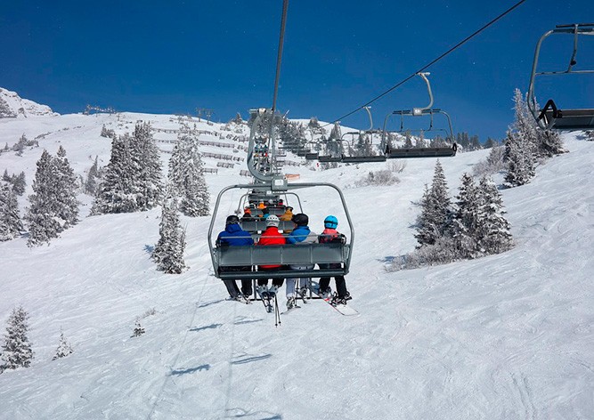 В Чехии 7-летний ребенок выпал из кресла подъемника 