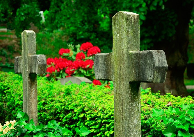 Бесплатная могила и проездной: Прага готовит «бонусы» для почетных граждан