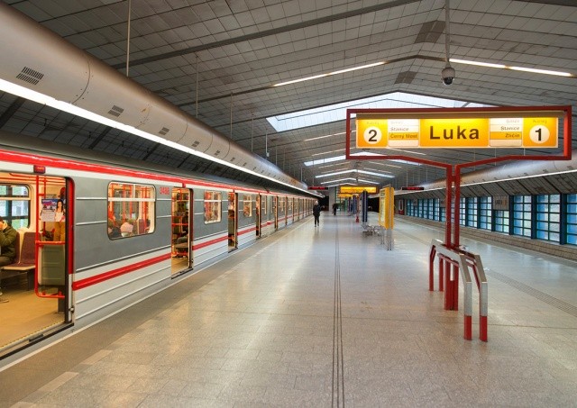 В Праге увеличатся интервалы движения метро, трамваев и автобусов