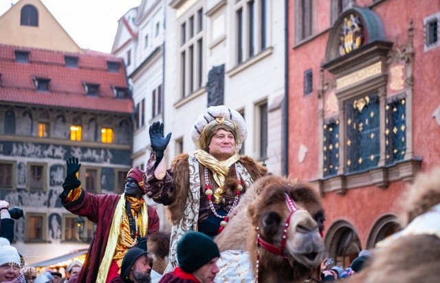 В центре Праги состоялось шествие трех королей: фото и видео