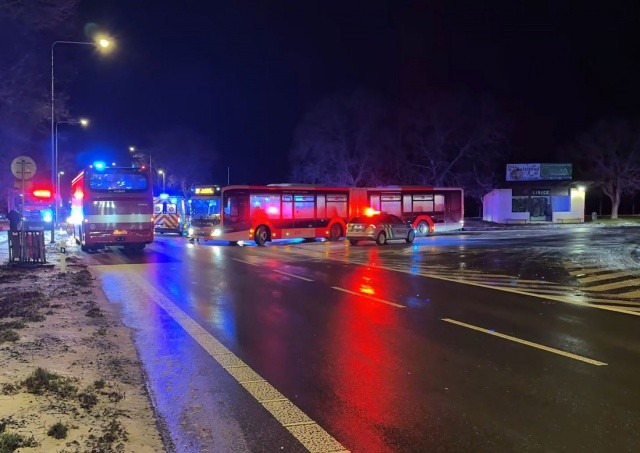Под Прагой из-за гололеда столкнулись два автобуса