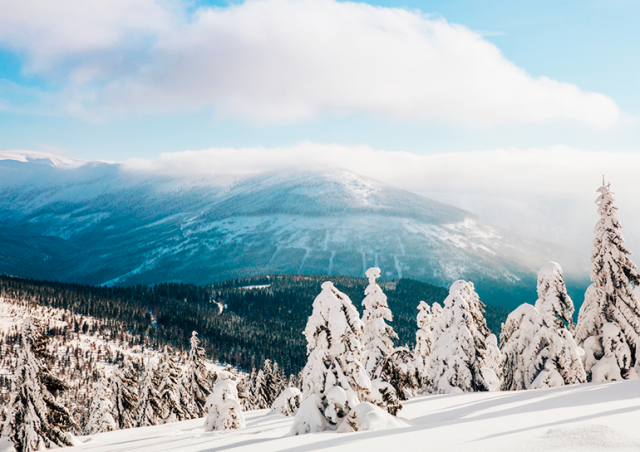 В горах Чехии объявлен второй уровень лавинной опасности