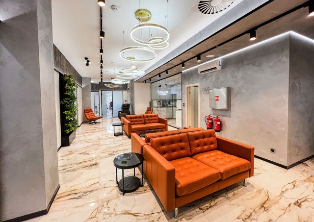 Сеть стоматологий Smile Centrum празднует 13 лет успеха открытием девятой клиники в Праге