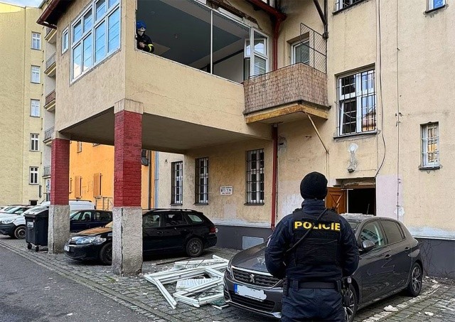 В Чехии взрыв электросамоката выбил окна и ранил 5 человек