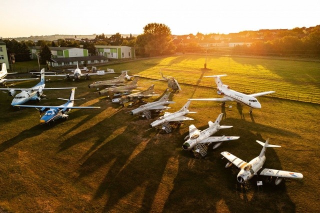 Чешский музей авиации пригласил всех желающих помыть самолеты