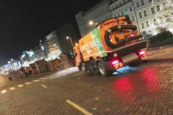 Коммунальщики рассказали, сколько мусора собрали в центре Праги после новогодних гуляний