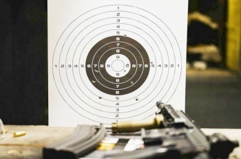 В Чехии школьница получила тяжелое огнестрельное ранение в тире