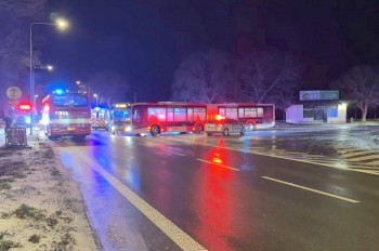 Под Прагой из-за гололеда столкнулись два автобуса