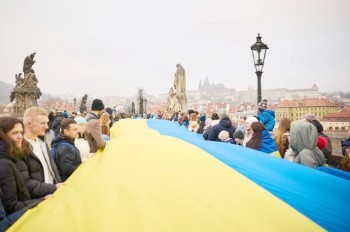 В центре Праги символически отметили День соборности Украины: фотоотчет