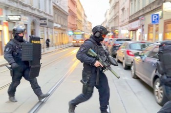 В Праге иностранец устроил стрельбу в квартире