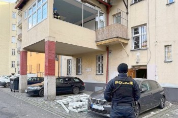 В Чехии взрыв электросамоката выбил окна и ранил 5 человек