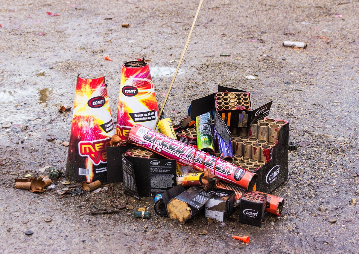 Жителю Чехии оторвало кисти обеих рук при запуске запрещенной пиротехники