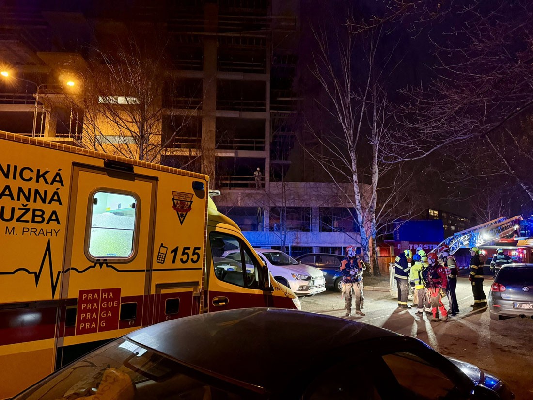 В Праге мужчине оторвало руки при запуске пиротехники