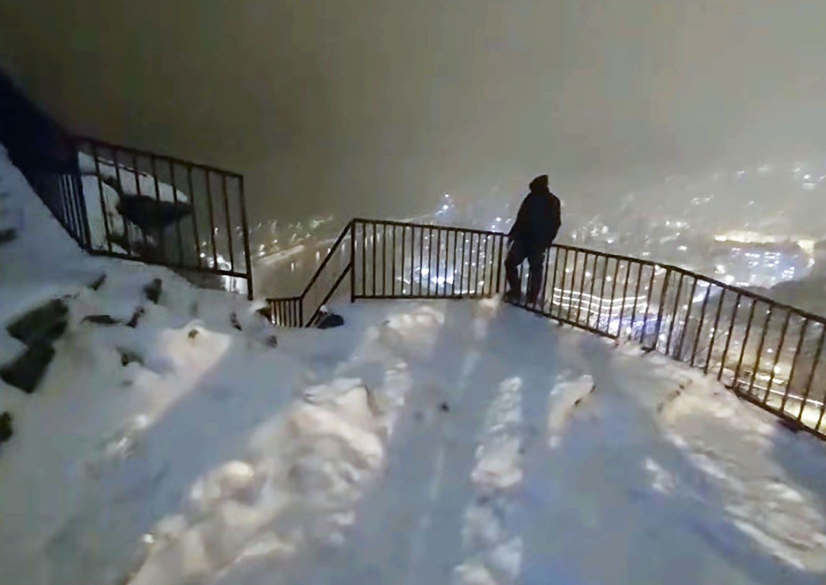 В Чехии полицейские отговорили мужчину от самоубийства: видео